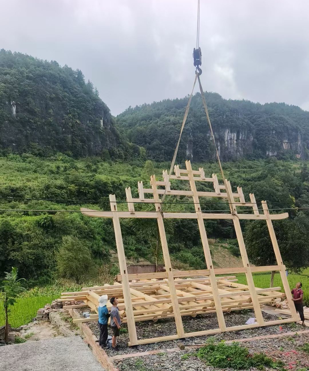 莲湖区汽车吊出租公司怎么保证发动机散热问题
