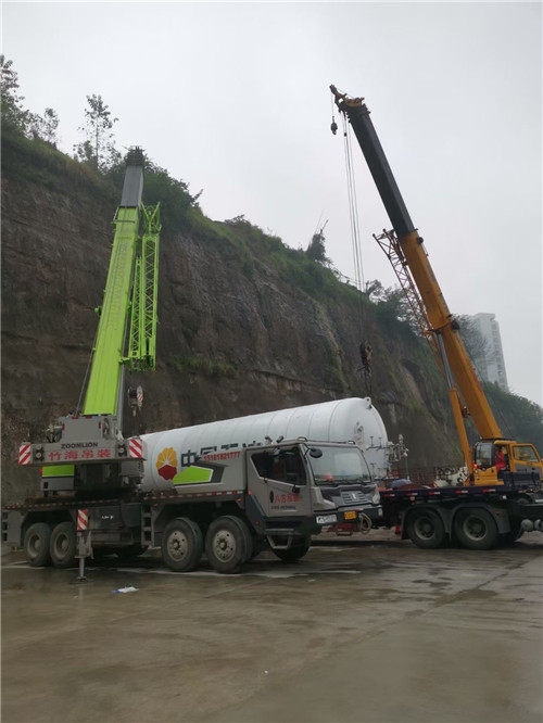 莲湖区“不怕风雨冻”—— 吊车的 “恶劣环境适应” 技术